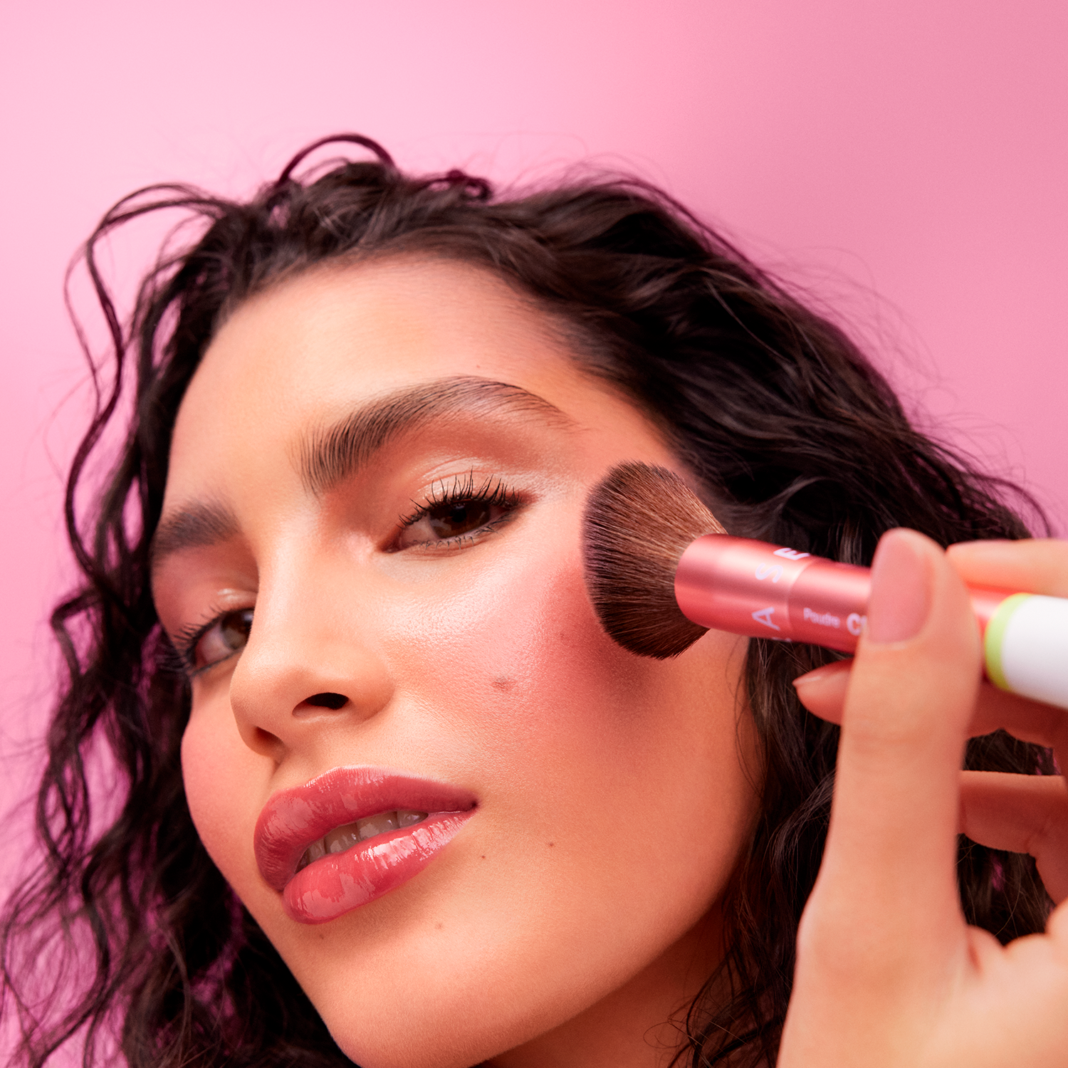 DUO CHEEK BRUSH-25 (BROCHA DE MAQUILLAJE CON DOBLE PUNTA)